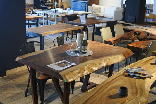 25.バストゥーンウォールナット