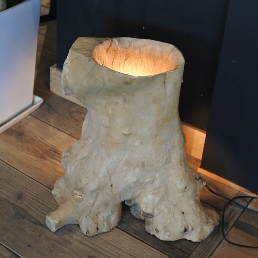 こぶのあかり|カバ 瘤材 丸太ランプ